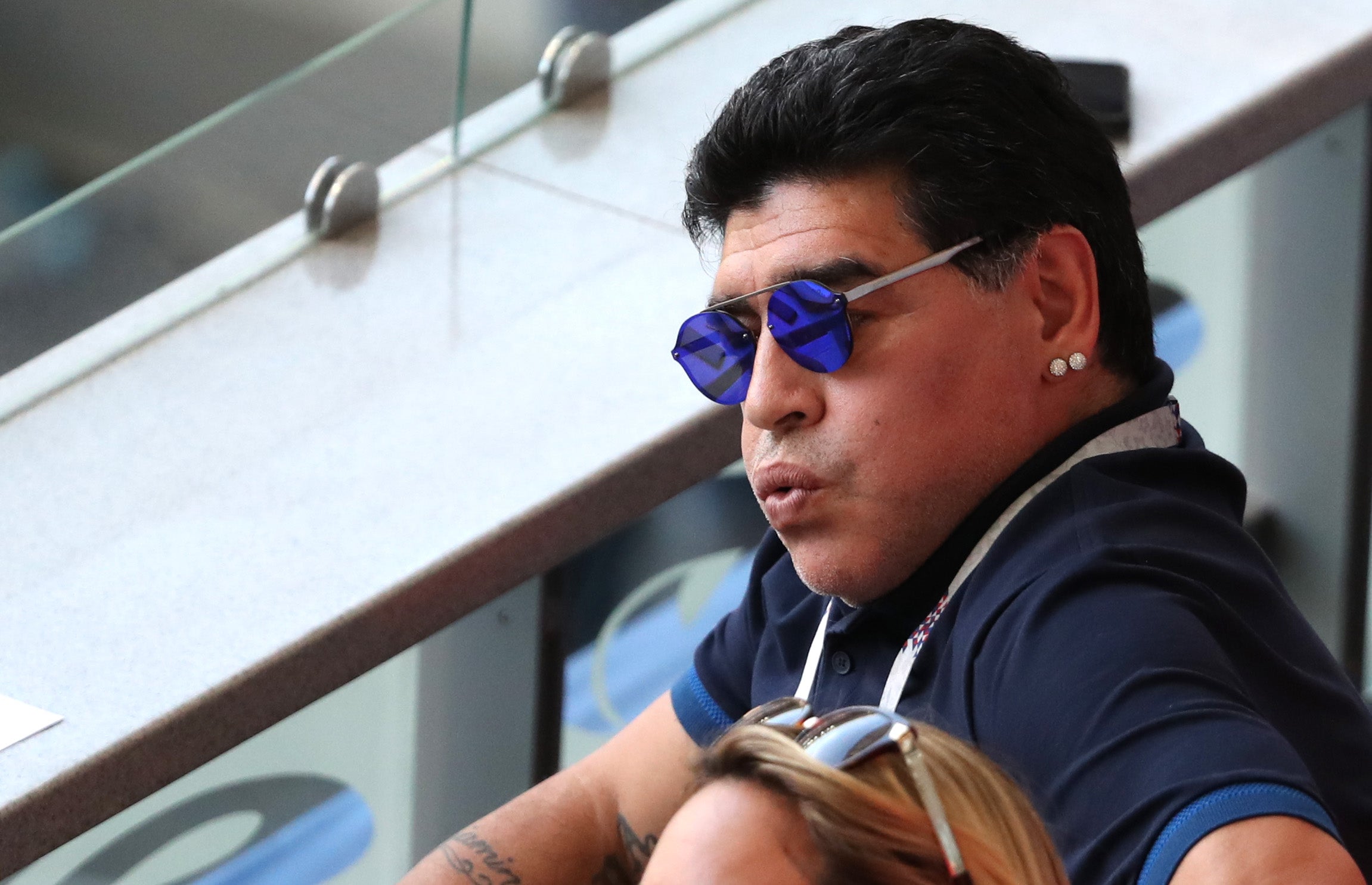 Maradona se ofrece a dirigir gratis a Argentina: "No pediría nada a cambio" Maradona se ofrece a dirigir gratis a Argentina: "No pediría nada a cambio"