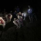 Noticias de la mañana (03-07-18) Los 12 niños atrapados en una cueva de Tailandia podrían pasar meses en su interior si no aprenden a bucear