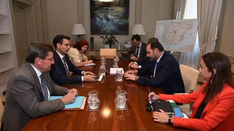 Tras la reunión con Fomento Tras la reunión con Fomento