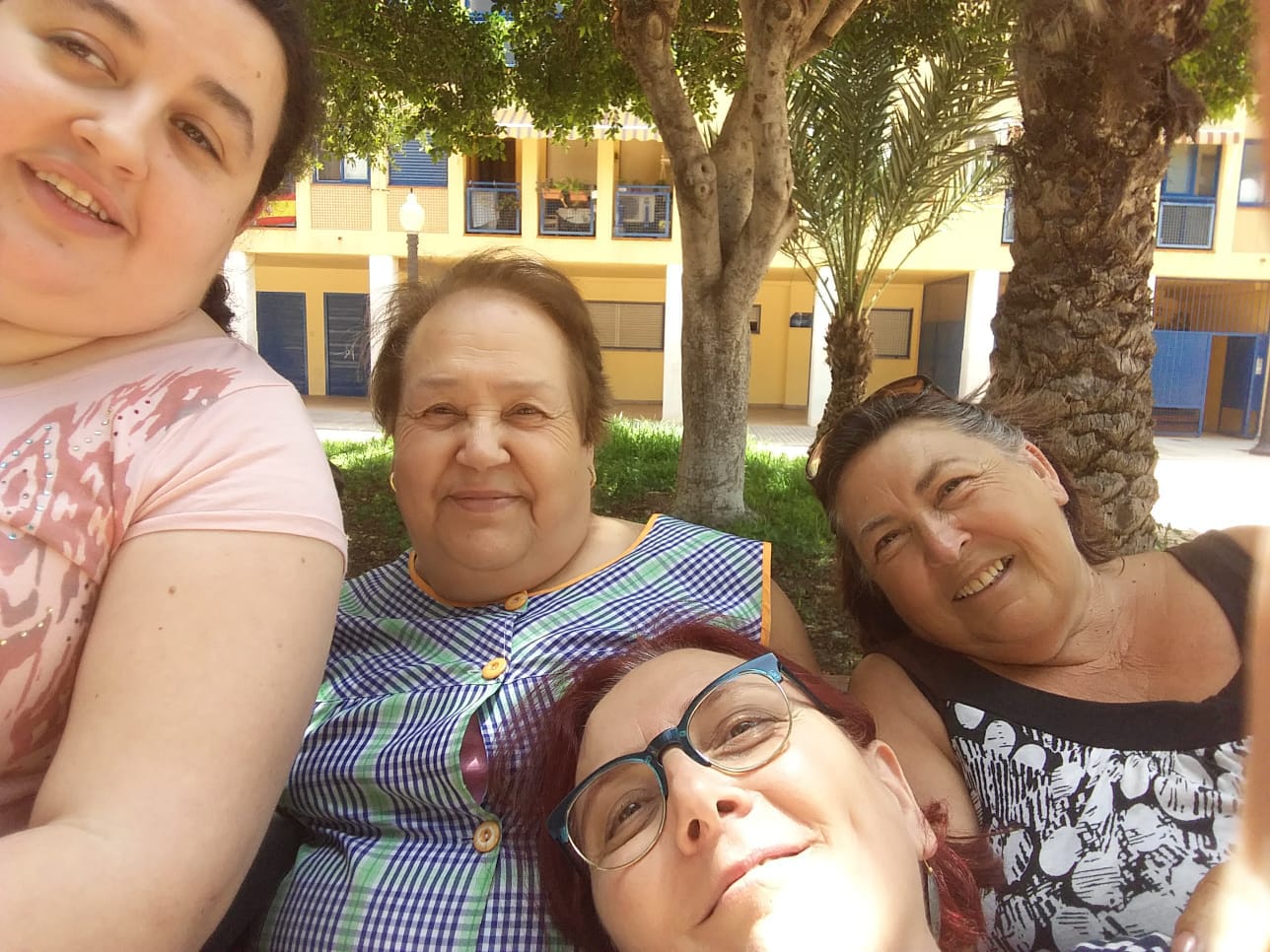 El barrio de las 78 viviendas de El Aljub reclama más limpieza y zonas de sombra para sus vecinos El barrio de las 78 viviendas de El Aljub reclama más limpieza y zonas de sombra para sus vecinos