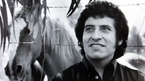 Víctor Jara, el cantante chileno asesinado en 1973 Víctor Jara, el cantante chileno asesinado en 1973