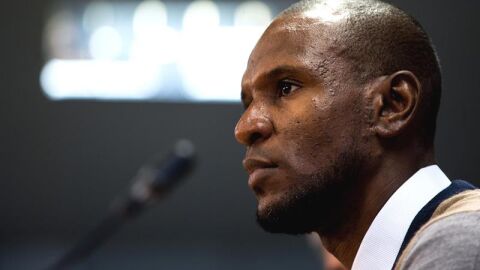 Eric Abidal en una rueda de prensa
