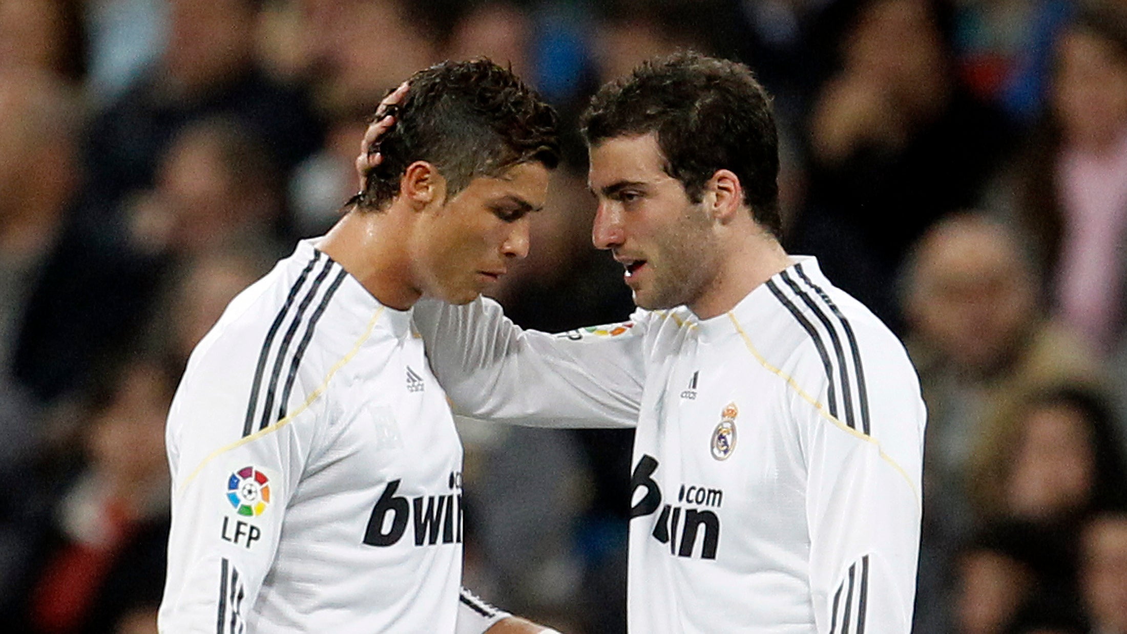 El hermano y representante de Higuaín: "Sería fantástico que Cristiano hiciera pareja ofensiva con Gonzalo" El hermano y representante de Higuaín: "Sería fantástico que Cristiano hiciera pareja ofensiva con Gonzalo"