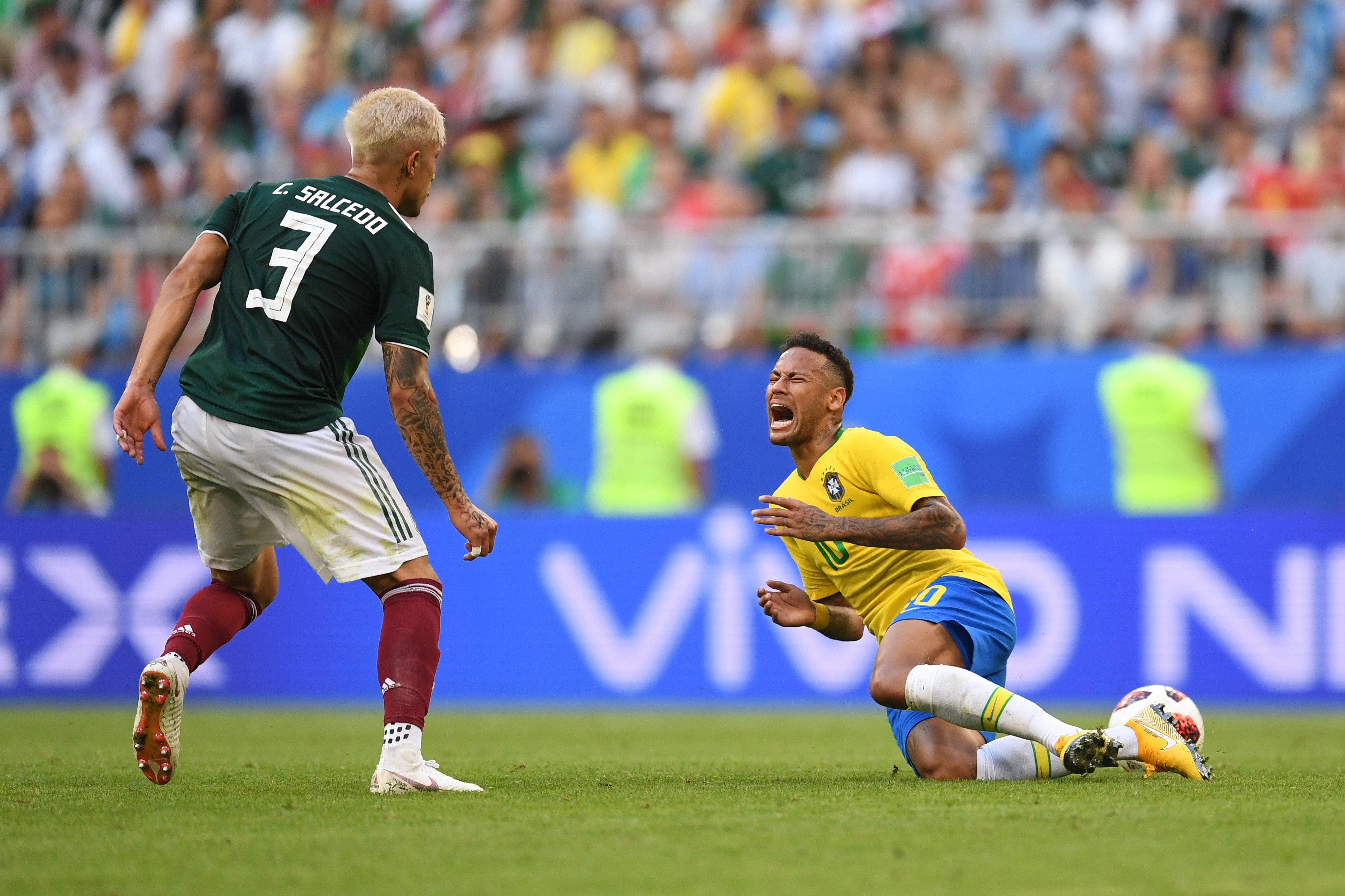 Neymar ha estado casi 14 minutos en el suelo durante el Mundial Neymar ha estado casi 14 minutos en el suelo durante el Mundial
