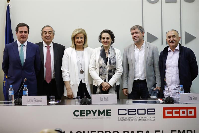 La patronal avisa de que subir impuestos a empresas afectará al alza salarial La patronal avisa de que subir impuestos a empresas afectará al alza salarial