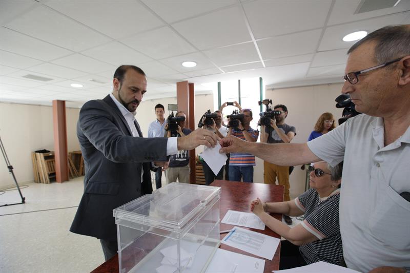 Cabanes aboga por trabajar "todos juntos" con quien presida finalmente el PP Cabanes aboga por trabajar "todos juntos" con quien presida finalmente el PP
