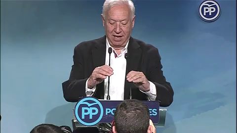 José Manuel García-Margallo: "Espero que Casado y Soraya debatan, que compitan los proyectos y gane el mejor" José Manuel García-Margallo: "Espero que Casado y Soraya debatan, que compitan los proyectos y gane el mejor"