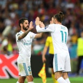 Isco se marcha del terreno de juego y entra Bale