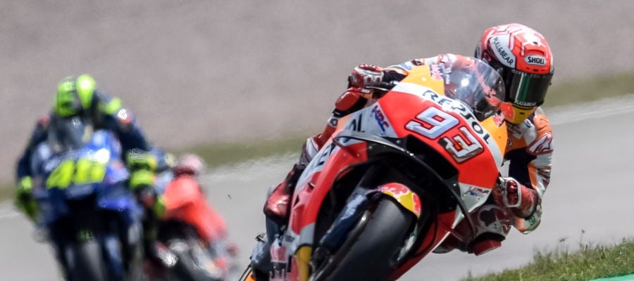 Marc Márquez traza una curva con su Honda en Sachsenring Marc Márquez traza una curva con su Honda en Sachsenring