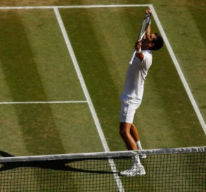 Novak Djokovic celebra su victoria en Wimbledon Novak Djokovic celebra su victoria en Wimbledon