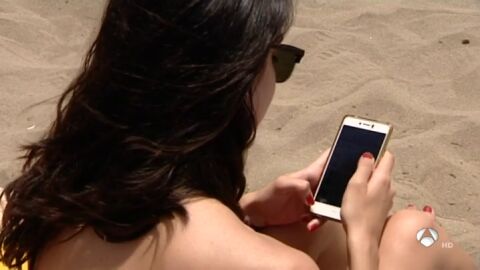 m&oacute;vil en la playa