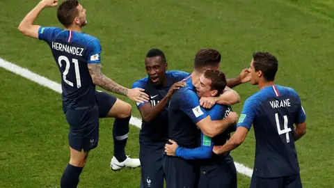 Francia celebra uno de sus goles Francia celebra uno de sus goles