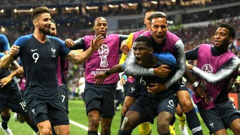Pogba celebra su gol a Croacia