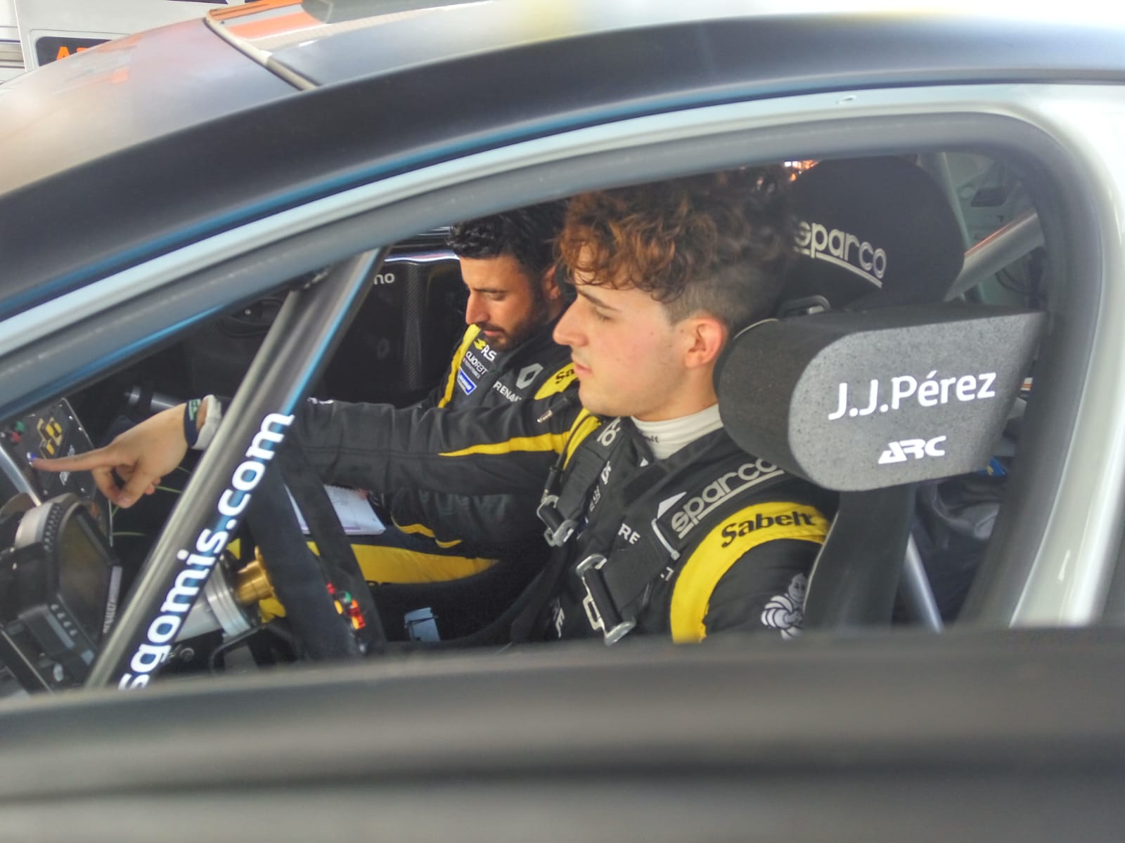 Una salida de pista obliga a José Javier Pérez a decir adiós al Rally du Rouergue Una salida de pista obliga a José Javier Pérez a decir adiós al Rally du Rouergue