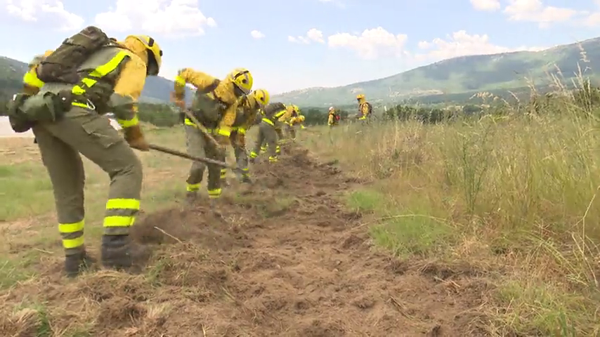 Protección civil advierte del elevado riego de incendios en prácticamente toda la península por las altas temperaturas Protección civil advierte del elevado riego de incendios en prácticamente toda la península por las altas temperaturas