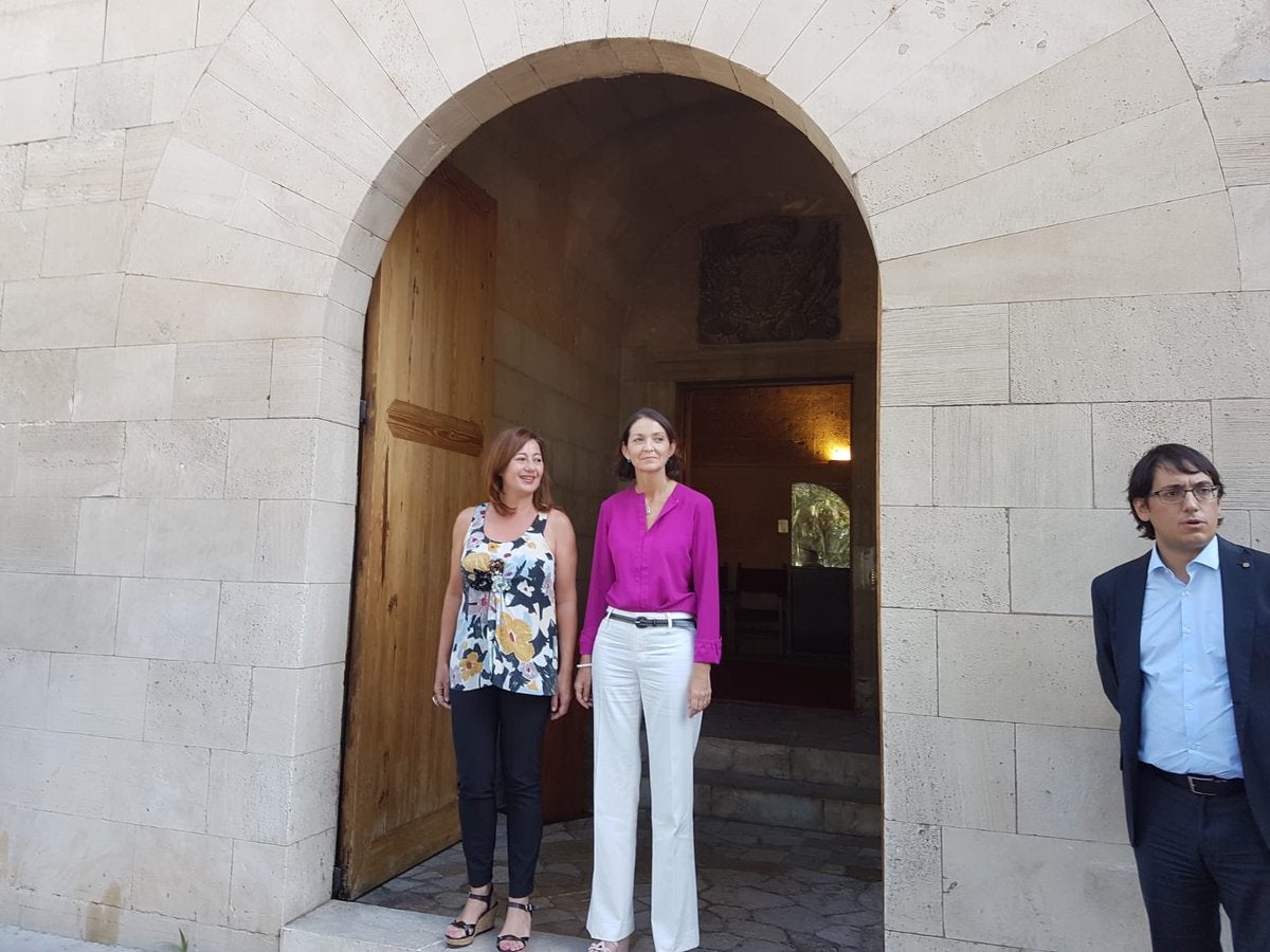 La ministra Maroto, preocupada por los "casos muy puntuales" de turismofobia La ministra Maroto, preocupada por los "casos muy puntuales" de turismofobia