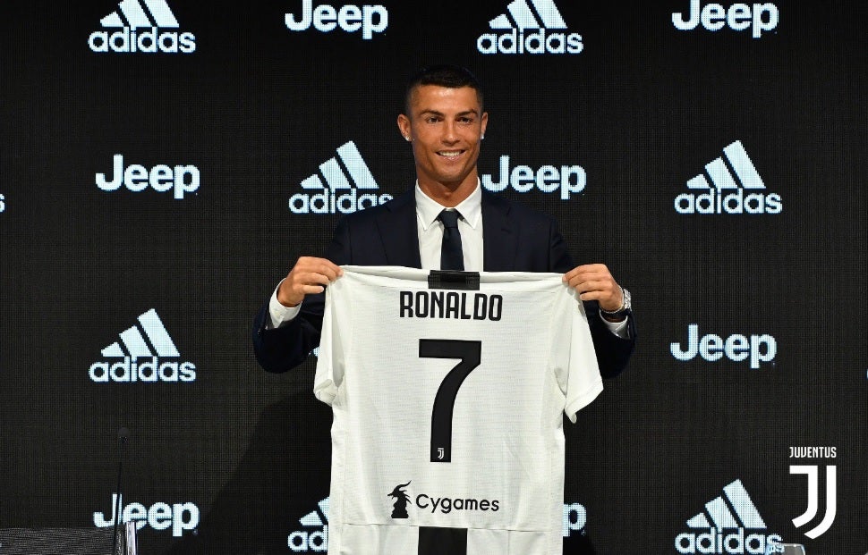 Cristiano Ronaldo: "Ha sido una decisión fácil venir a la Juventus, quiero hacer historia aquí" Cristiano Ronaldo: "Ha sido una decisión fácil venir a la Juventus, quiero hacer historia aquí"