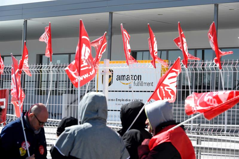 Dos detenidos en el segundo día de huelga de Amazon, coincidiendo con el Amazon Prime Day Dos detenidos en el segundo día de huelga de Amazon, coincidiendo con el Amazon Prime Day