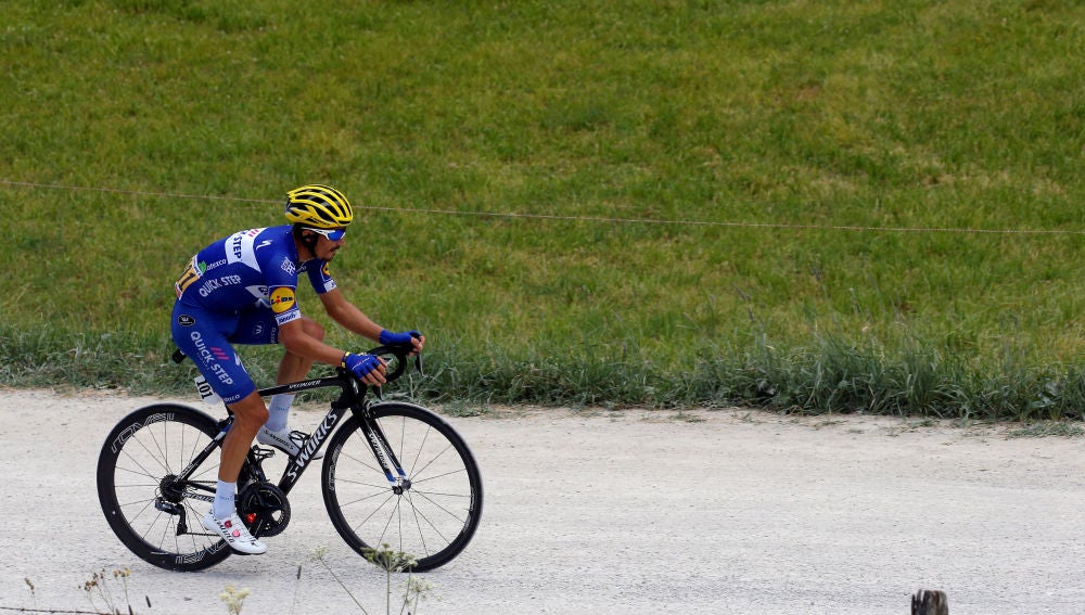 Alaphilippe, durante la etapa 10 del Tour de Francia
