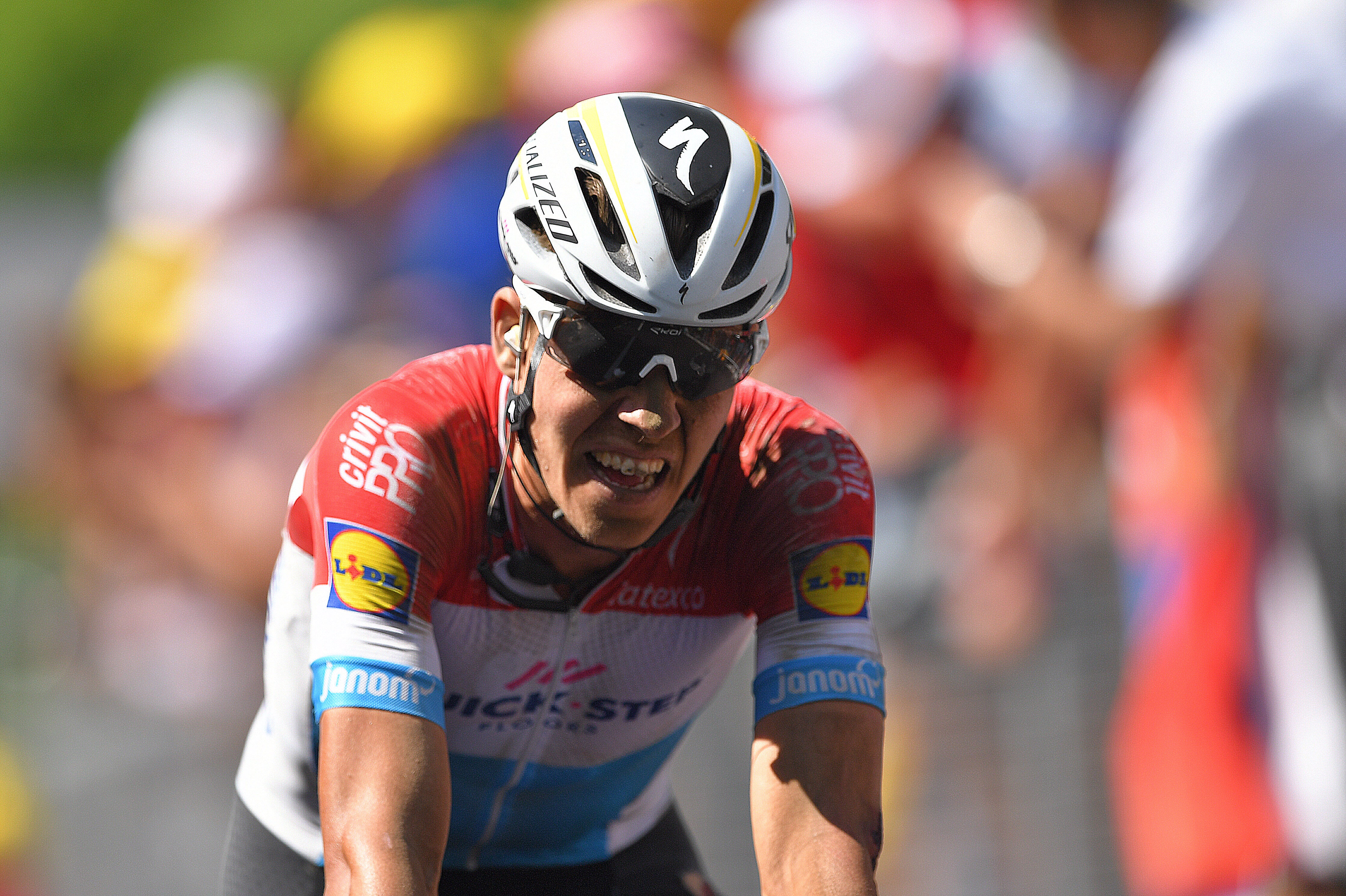 La dura imagen que muestra los efectos del pavé en un ciclista: así quedó Bob Jungles tras la novena etapa del Tour La dura imagen que muestra los efectos del pavé en un ciclista: así quedó Bob Jungles tras la novena etapa del Tour
