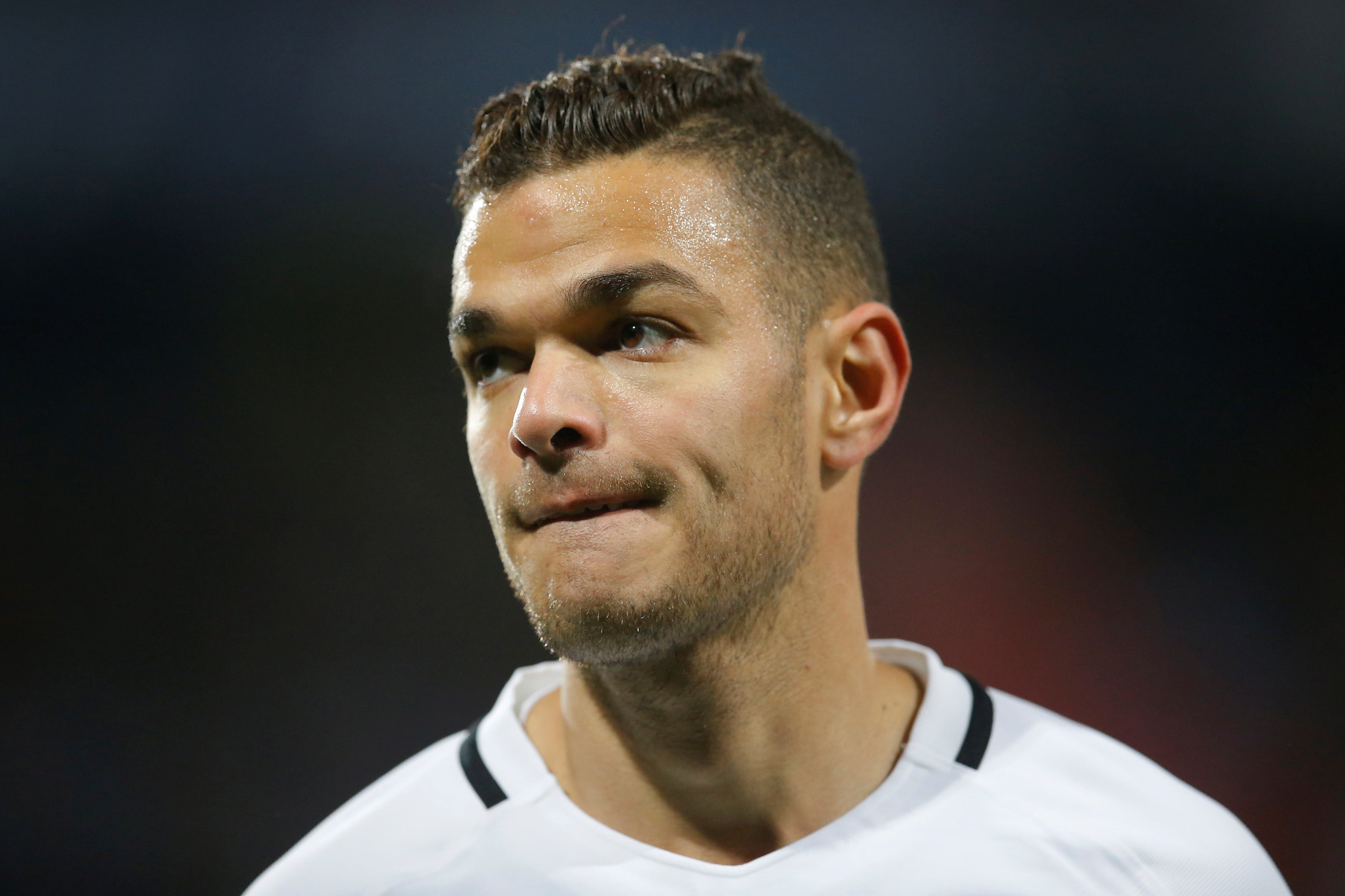 Ben Arfa pide la dimisión de Deschamps: "Debería marcharse en la cima con este buen resultado, como hizo Zidane en el Madrid" Ben Arfa pide la dimisión de Deschamps: "Debería marcharse en la cima con este buen resultado, como hizo Zidane en el Madrid"