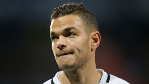 Ben Arfa durante un partido con el PSG
