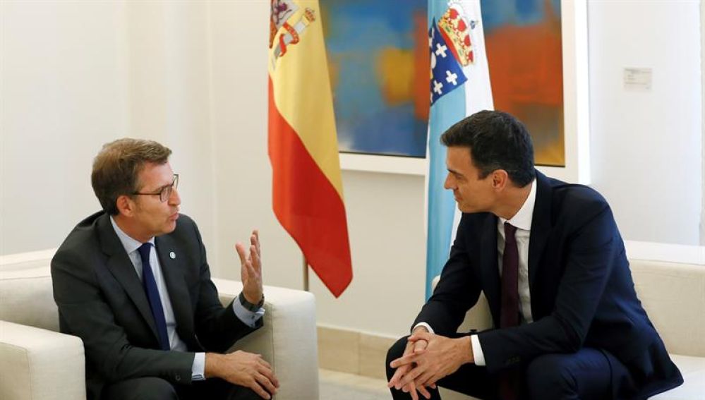 Pedro Sánchez y Alberto Núñez Feijóo se reúnen en Moncloa