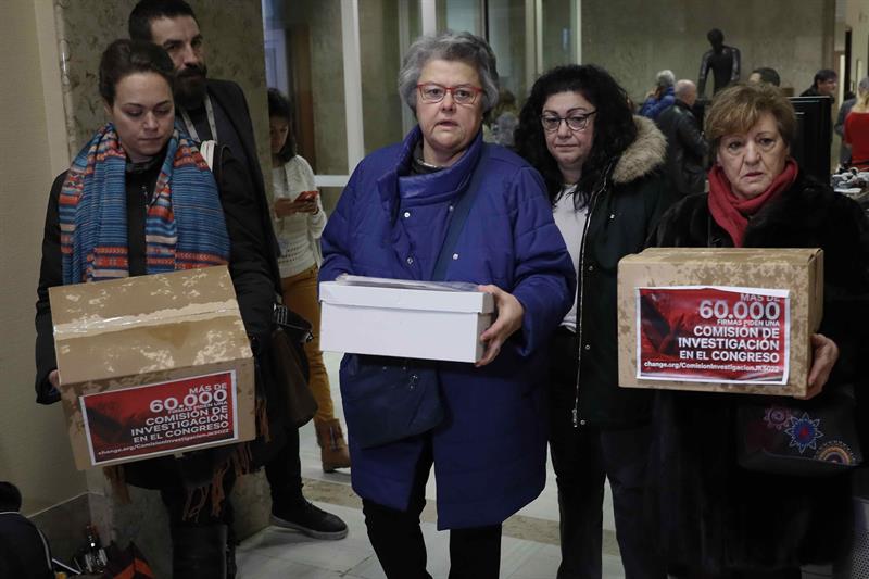 La presidenta de las víctimas del vuelo de Spanair dice a la exministra Álvarez que "nunca tendría que haber sido ministra" La presidenta de las víctimas del vuelo de Spanair dice a la exministra Álvarez que "nunca tendría que haber sido ministra"