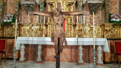 Cristo quemado, emparedado y mutilado que apareció en Cádiz Cristo quemado, emparedado y mutilado que apareció en Cádiz