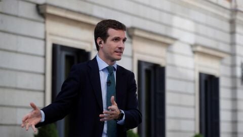 Pablo Casado ante los medios de comunicaci&oacute;n