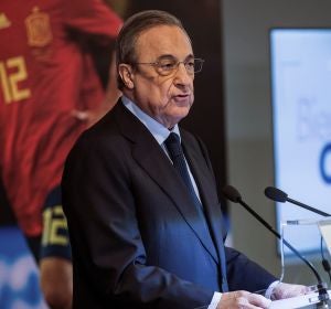 Florentino Pérez habla en el acto en el Bernabéu Florentino Pérez habla en el acto en el Bernabéu
