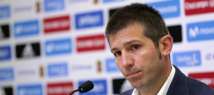 Albert Celades anuncia su despedida de la selección Albert Celades anuncia su despedida de la selección