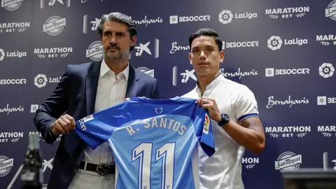 Renato Santos, nuevo fichaje del Málaga, junto a Caminero Renato Santos, nuevo fichaje del Málaga, junto a Caminero