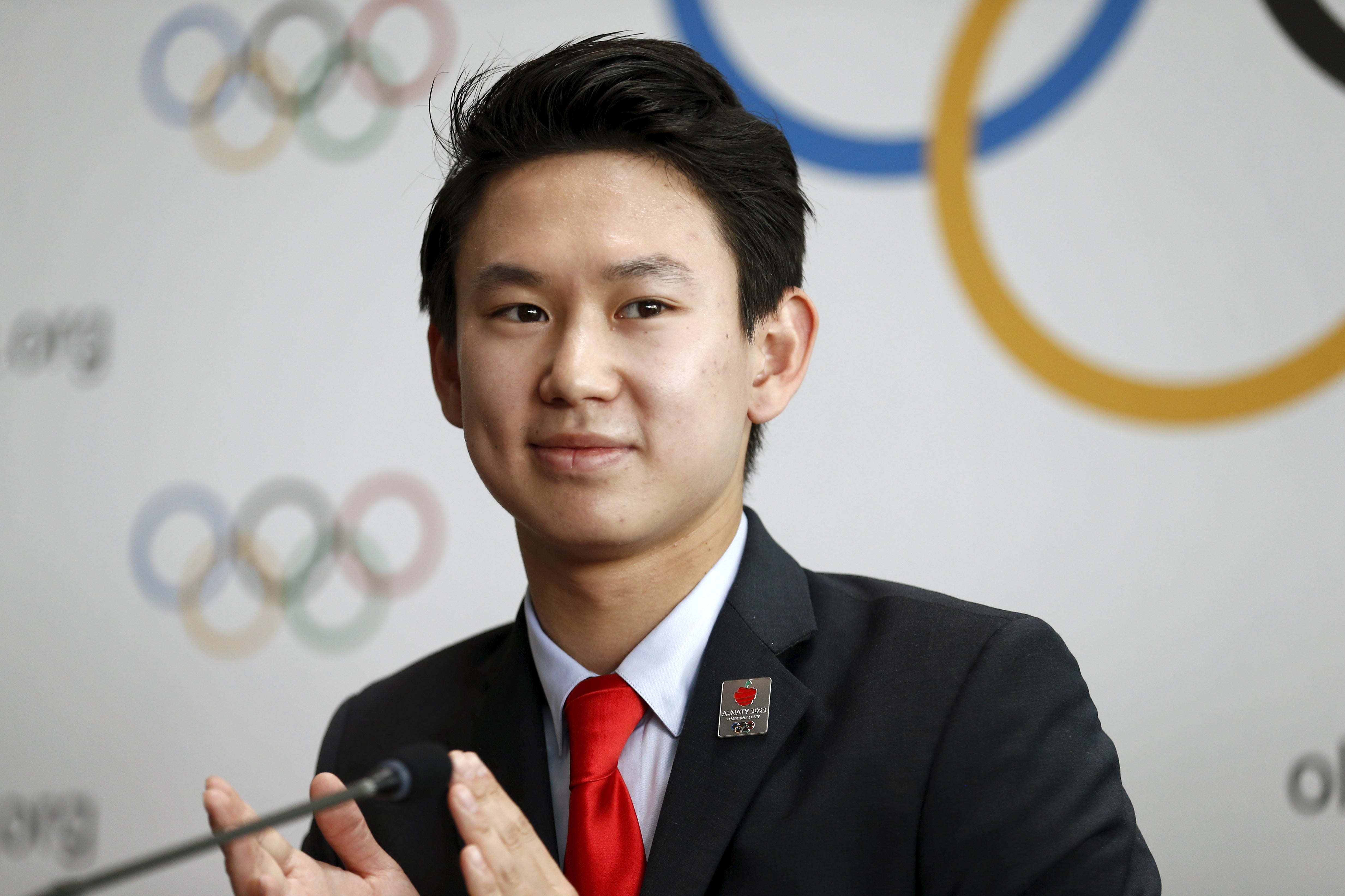 Matan a puñaladas al patinador Denis Ten, bronce en los Juegos Olímpicos de Sochi Matan a puñaladas al patinador Denis Ten, bronce en los Juegos Olímpicos de Sochi