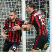 Bonucci celebra un gol con Romagnoli