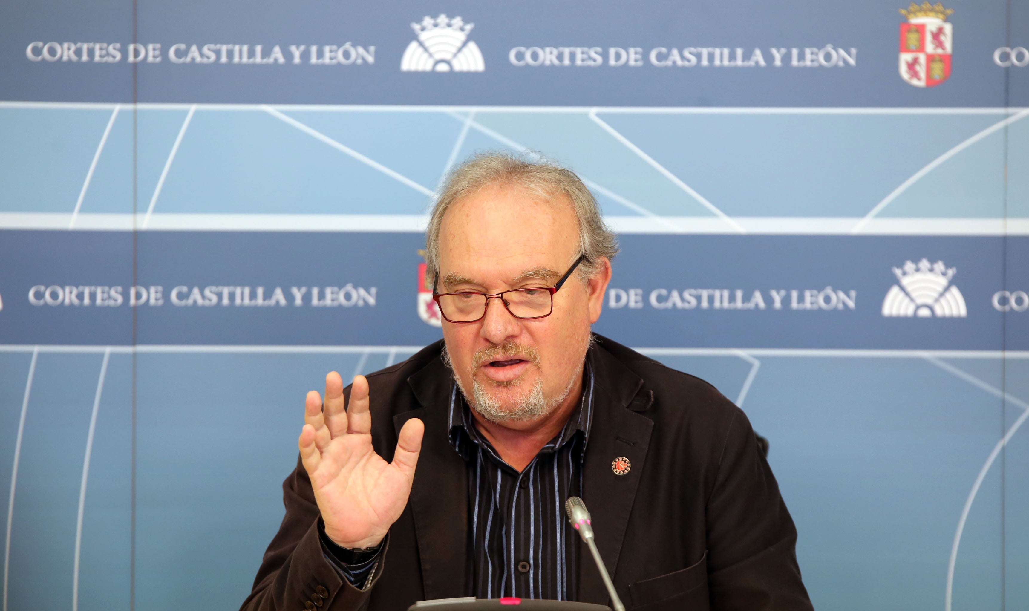 Martín llama hipócrita a Pilar del Olmo por oponerse al incremento del déficit Martín llama hipócrita a Pilar del Olmo por oponerse al incremento del déficit