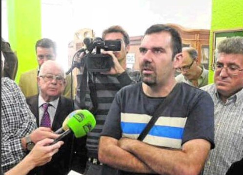 Antonio Hernández: "Murcia ha dejado de ser una ciudad de chiste en España que se lo tragaba todo y agachaba la cabeza, a ser una ciudad en la que sus habitantes luchan por lo que creen" Antonio Hernández: "Murcia ha dejado de ser una ciudad de chiste en España que se lo tragaba todo y agachaba la cabeza, a ser una ciudad en la que sus habitantes luchan por lo que creen"