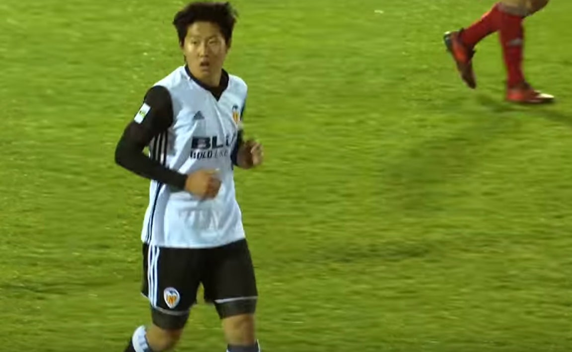 Kangin Lee, blindado: el Valencia pone al surcoreano de 17 años una cláusula de 80 millones Kangin Lee, blindado: el Valencia pone al surcoreano de 17 años una cláusula de 80 millones
