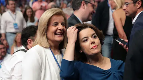 Soraya Sáenz de Santamaría y Fátima Báñez Soraya Sáenz de Santamaría y Fátima Báñez