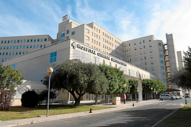 La Policía Nacional detiene en Elche a una pareja por un supuesto maltrato a un niño de 2 años que ha tenido que ser hospitalizado La Policía Nacional detiene en Elche a una pareja por un supuesto maltrato a un niño de 2 años que ha tenido que ser hospitalizado