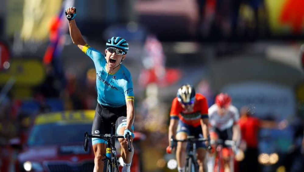 Cort Nielsen celebra la victoria en el Tour de Francia