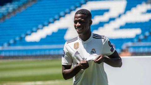 Vinicius, con la camiseta del Real Madrid