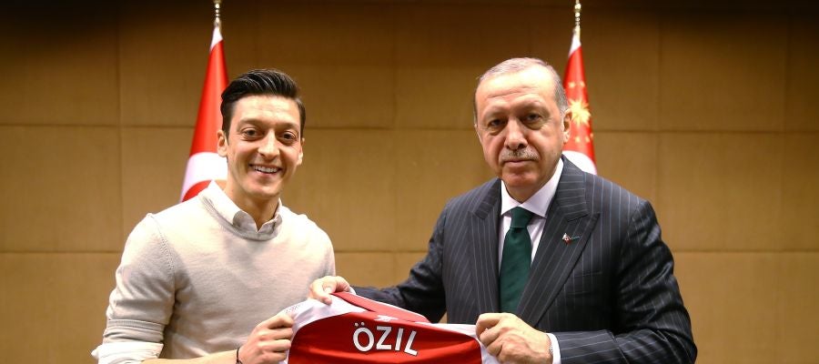 Mesut Özil y el presidente turco Erdogan Mesut Özil y el presidente turco Erdogan