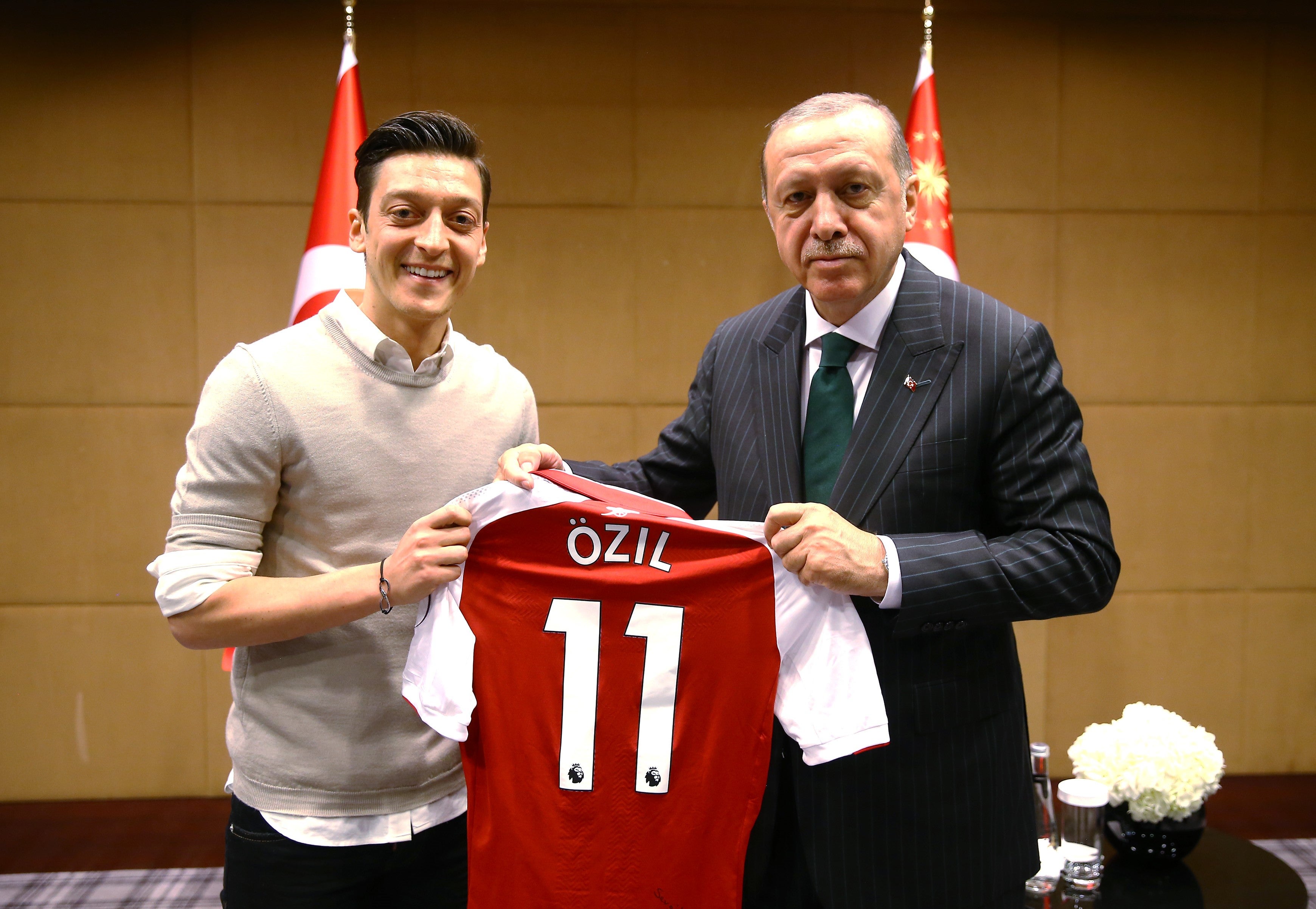 Mesut Özil renuncia a jugar en la selección de Alemania tras la polémica foto con Erdogan Mesut Özil renuncia a jugar en la selección de Alemania tras la polémica foto con Erdogan