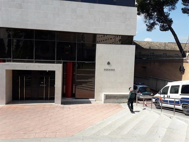 Decretan prisión provisional al detenido por el apuñalamiento del dueño de un local en Calderería Decretan prisión provisional al detenido por el apuñalamiento del dueño de un local en Calderería