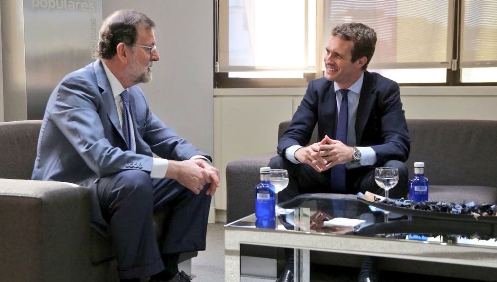 Mariano Rajoy y Pablo Casado se reúnen en la sede del PP en Génova