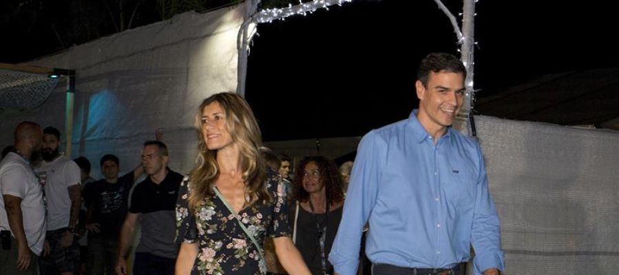 Pedro Sánchez y su mujer a su llegada al concierto de The Killers en el FIB (Benicàssim) Pedro Sánchez y su mujer a su llegada al concierto de The Killers en el FIB (Benicàssim)