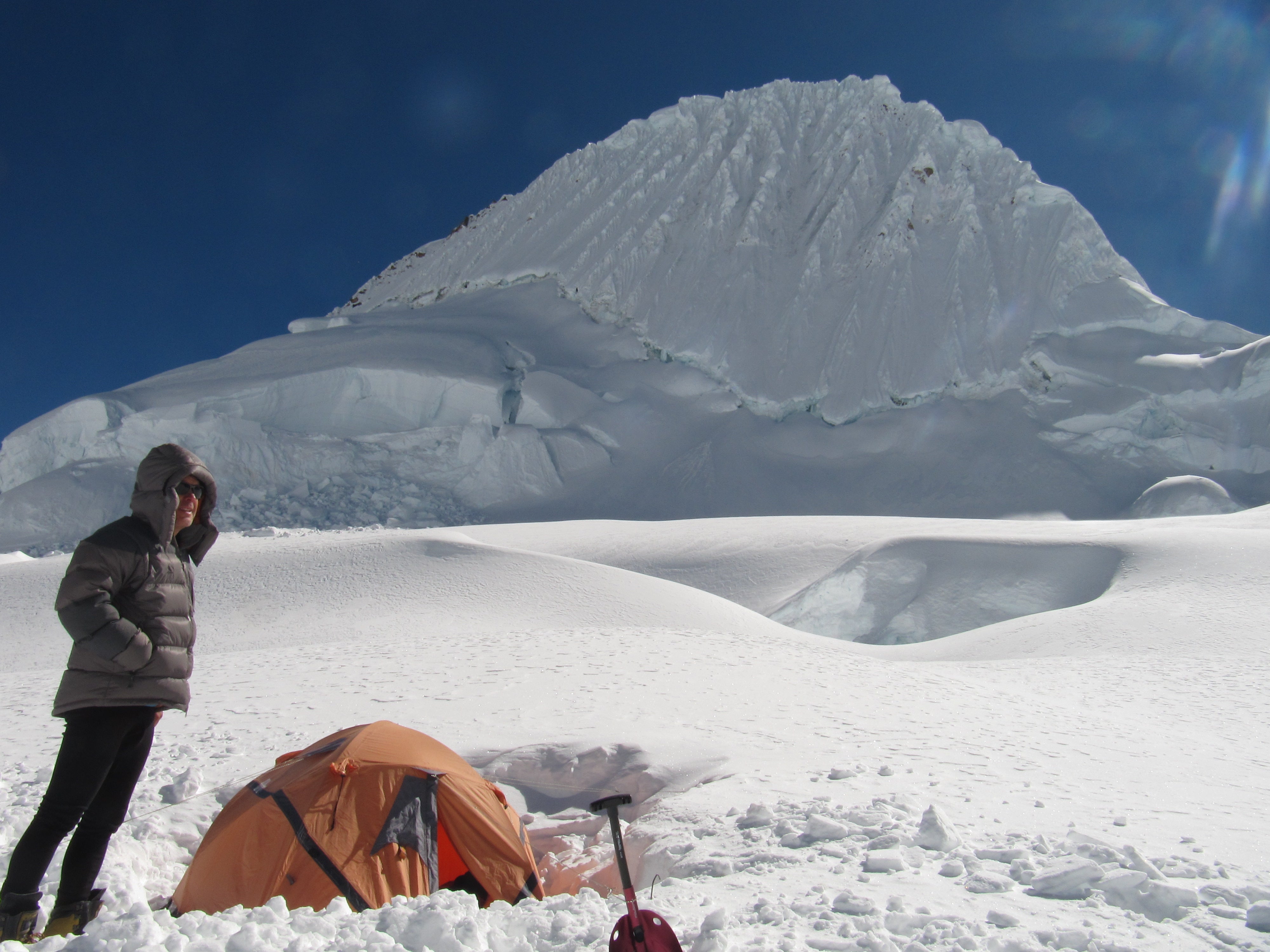 Tres ilicitanos viajan a los Andes para intentar escalar de nuevo el Nevado Alpamayo Tres ilicitanos viajan a los Andes para intentar escalar de nuevo el Nevado Alpamayo