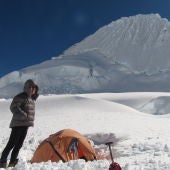 Uno de los escaladores en su primer viaje al Nevado Alpamayo en 2015
