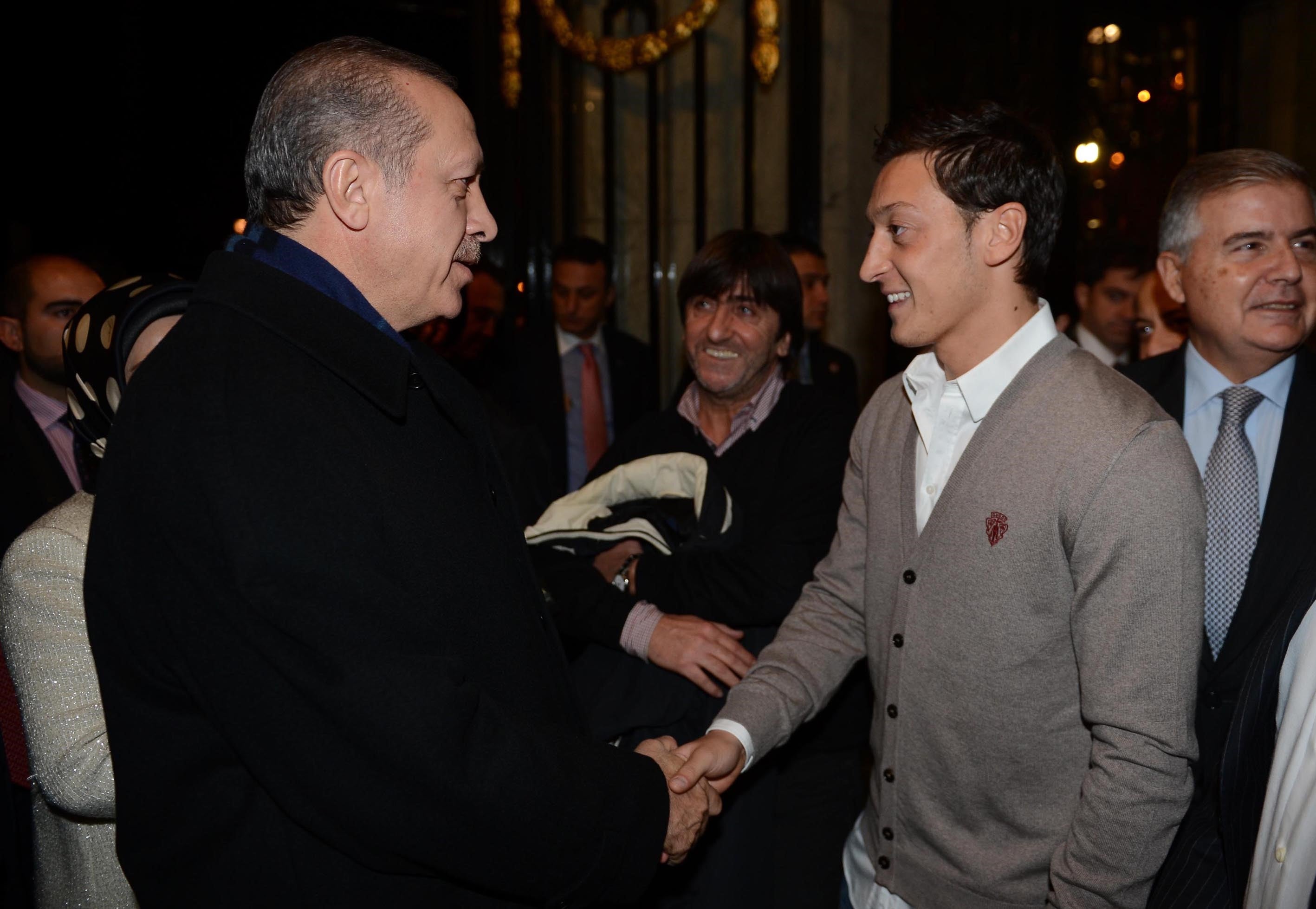 Una ministra alemana ve "alarmante" la marcha de Özil de la selección Una ministra alemana ve "alarmante" la marcha de Özil de la selección